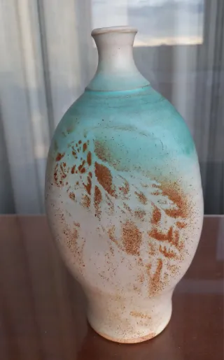 Jarrón de cerámica.