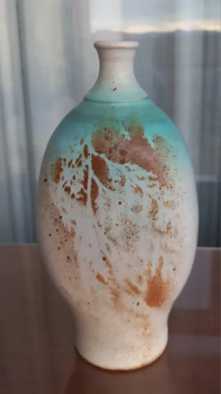 Jarrón de cerámica.