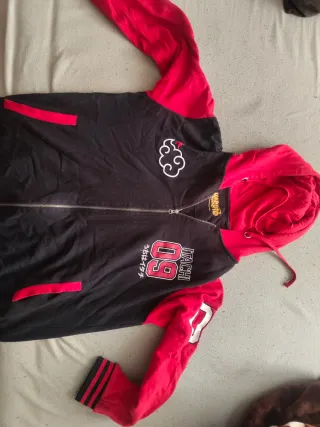 Chaqueta Naruto Akatsuki Negra y Roja