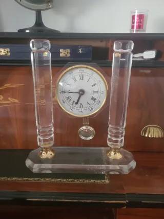 Reloj de sobremesa de imitación cristal y oro