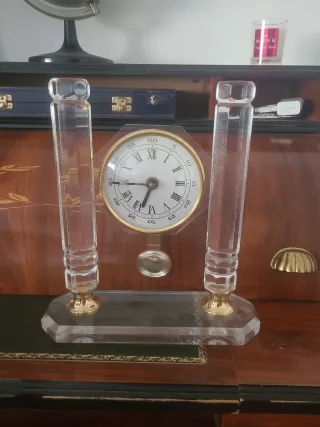 Reloj de sobremesa de imitación cristal y oro