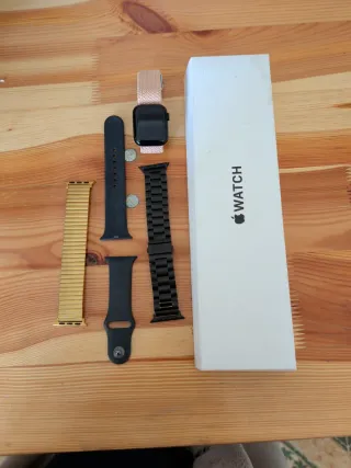 Apple Watch SE Negro con Correa Rosa