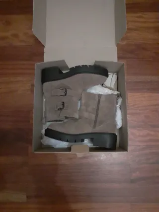 Botín piel serraje marrón de Mango