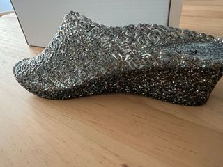 Sandalias de goma Kelara con purpurina