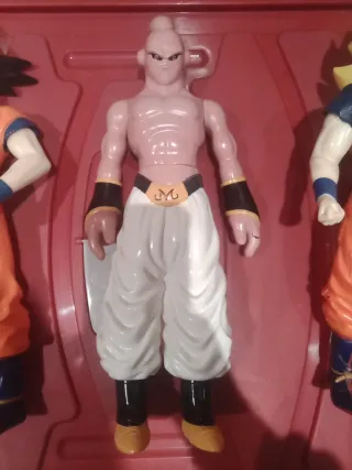 Figuras antiguas Goku y Majin Boo 1989