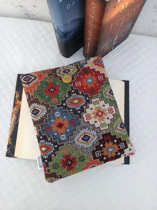 Funda de libro étnica