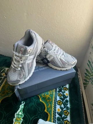 New Balance 1906R Plata/Blanco