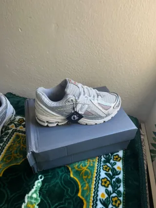 New Balance 1906R Plata/Blanco