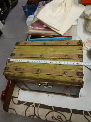 Antiguo baúl pequeño