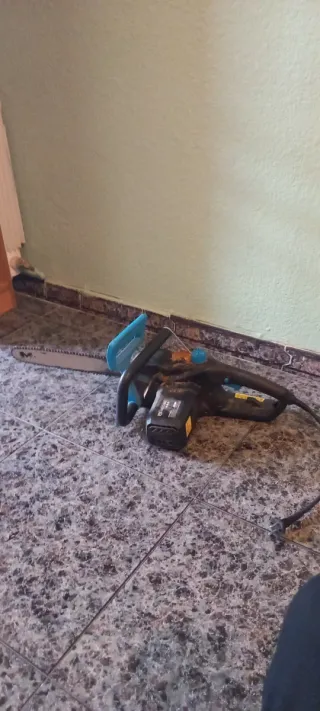 Motosierra Eléctrica Mac Allister Azul