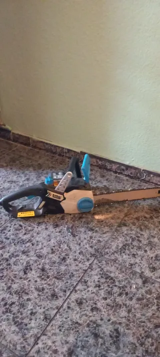 Motosierra Eléctrica Mac Allister Azul