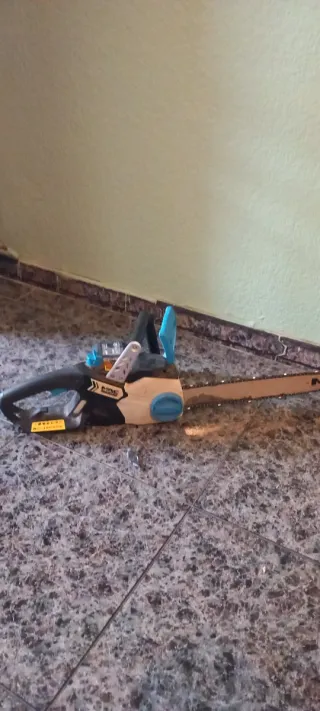 Motosierra Eléctrica Mac Allister Azul