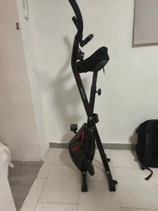 Bicicleta estática negra