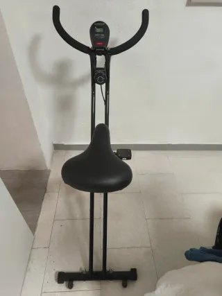 Bicicleta estática negra