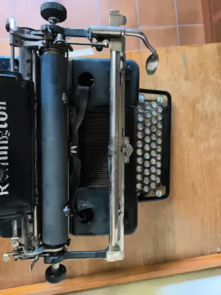 Máquina de escribir Remington Antigua