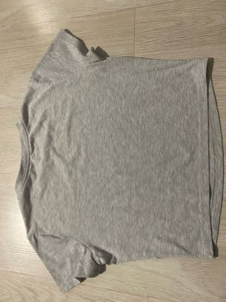Camiseta gris corta