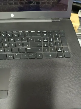 Portátil 17.3'' HP 17-AK004NS (AMD E2 - RAM: 4 GB