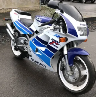 SUZUKI RGV250 VJ22