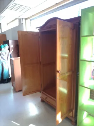 Armario de madera