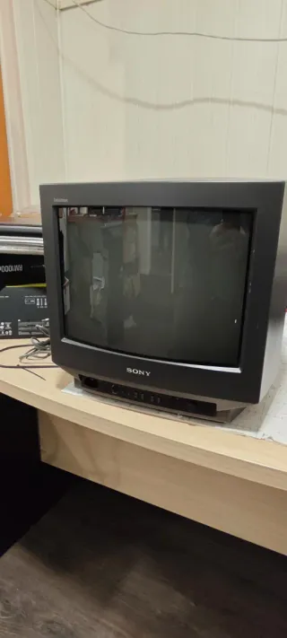 Televisión Sony Trinitron KV-14M1E de 14"