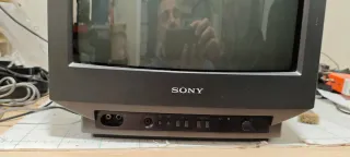 Televisión Sony Trinitron KV-14M1E de 14"