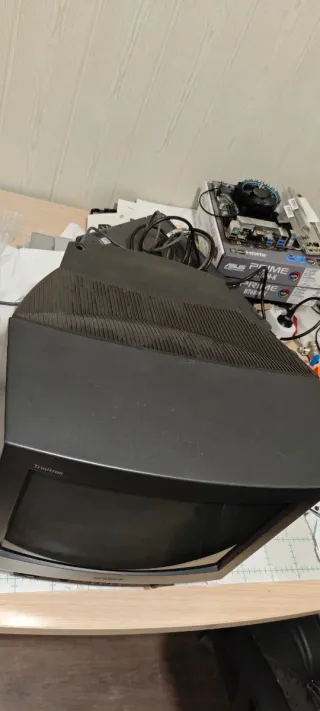 Televisión Sony Trinitron KV-14M1E de 14"