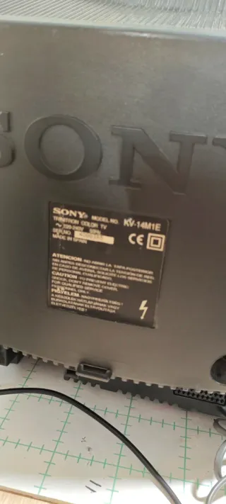 Televisión Sony Trinitron KV-14M1E de 14"