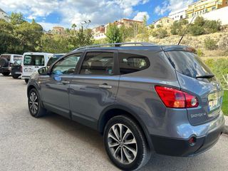 Nissan Qashqai+2 2010