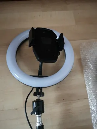 Trípode negro plegable