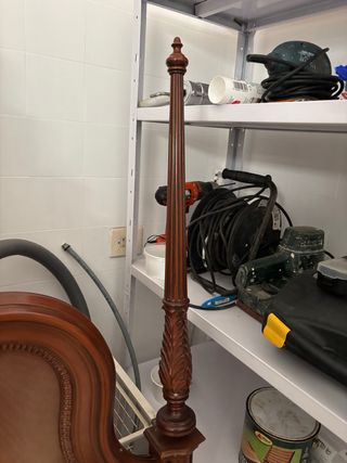 Cabecero de cama antiguo de madera