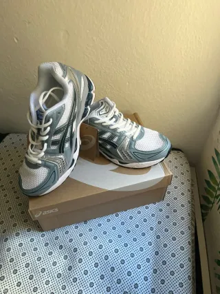 Asics Gel-Kayano 14 Plata/Blanco