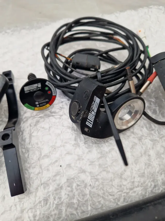 Piezas suspensión inteligente rock shox ei