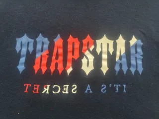 Camiseta Trapstar Azul y Roja