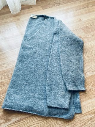 Jersey lana gris claro cuello pico