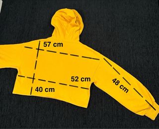 Sudadera Bershka cropped amarilla Talla M