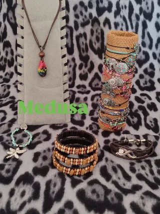 Collar y pulseras estilo boho