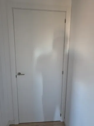 Puertas completas con marcos, color blanco nuclear