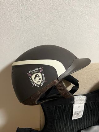 Casco, petos y botas equitación