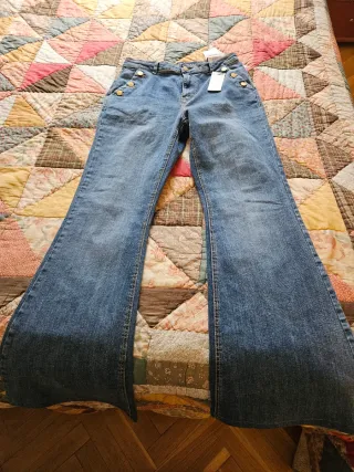 Pantalón vaquero campana nuevo