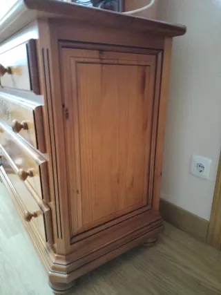 Cómoda de madera pino color miel