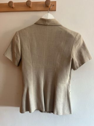 Chaqueta corta beige talla M (38-40)