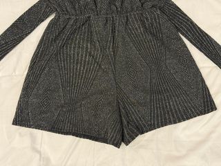 Mono corto brillante plateado