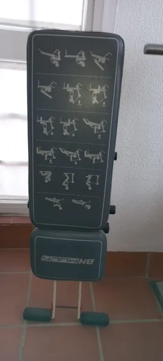 Banco de pesas y mancuernas