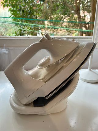 Plancha de ropa SOGO