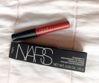 Lápiz Labial NARS Powermatte Rojo
