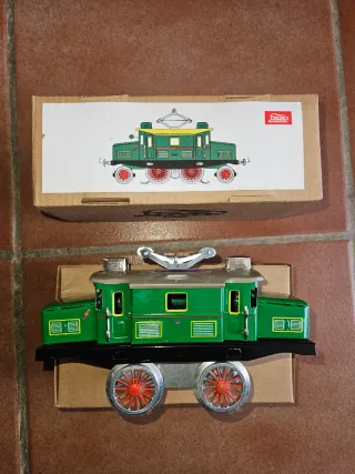 Conjunto tren vagones metálicos cuerda