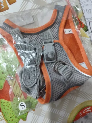 Trixie pettorina e spazzola per cani/gatti