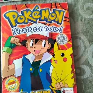 4 Álbumes de Cromos Disney y Pokémon de los 90.