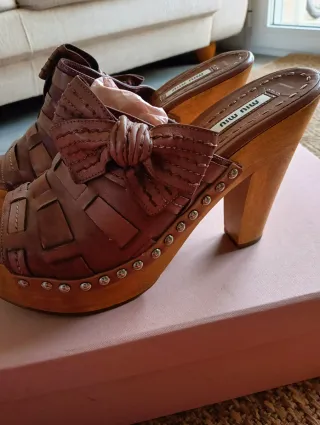 Miu Miu Zapatos Tacón Marrones