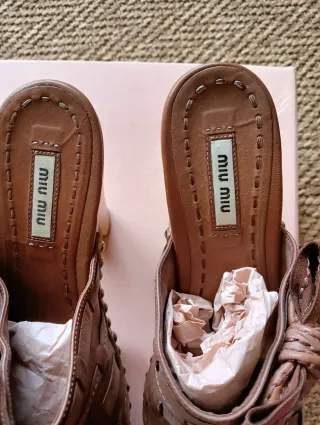 Miu Miu Zapatos Tacón Marrones